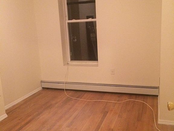 5th image of 56 Cruikshank Ave