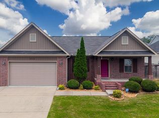 608 Surrey Ln, Benton, AR 72015