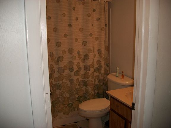 3rd image of 1301 Pridgen Rd APT 203