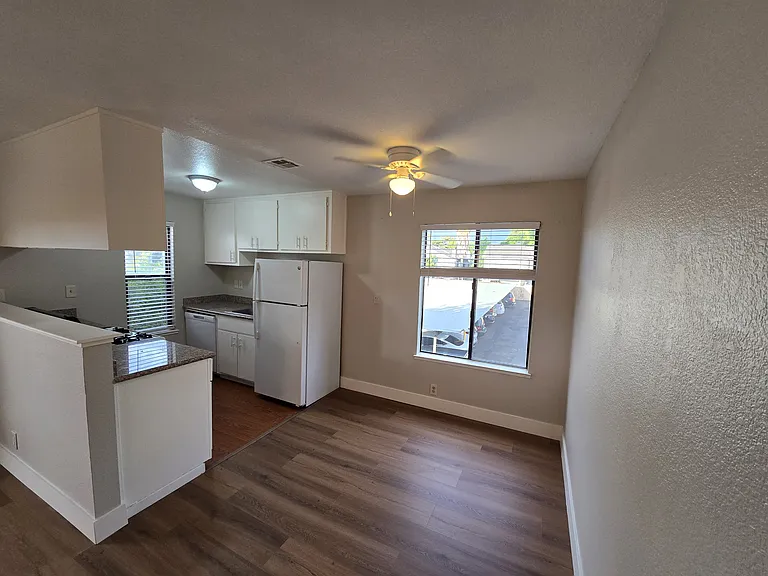 1117 W Swain Rd #18 — Photo 13