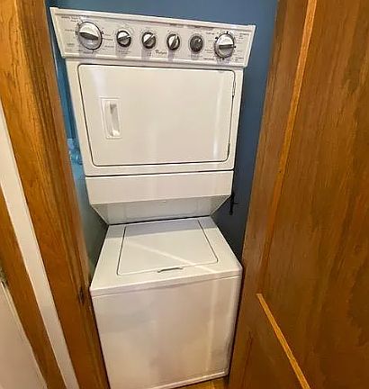 5th image of 2701 N St Louis Ave APT 1A
