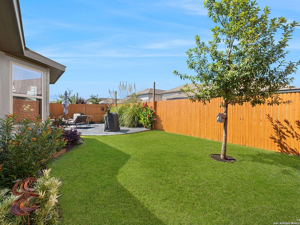 1st image of 1226 Lennea Garden