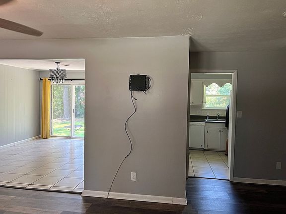 LR view into Kitchen/dining 