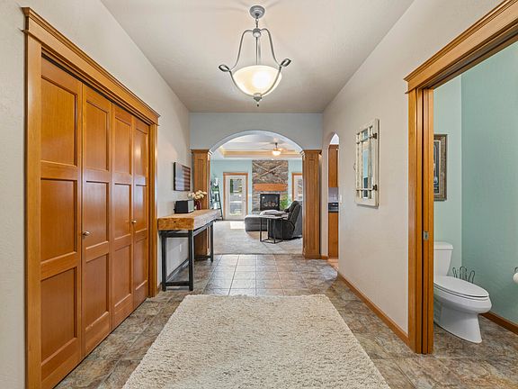 4th image of 3864 Crystal Springs Dr