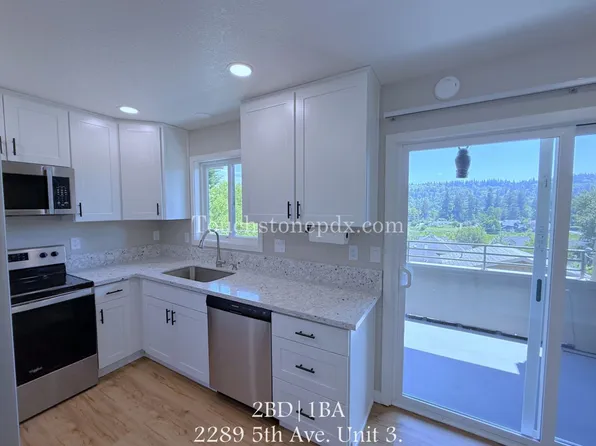 2289 5th Ave APT 3, West Linn, OR 97068