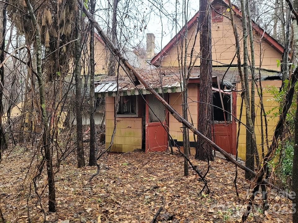 2nd image of 336 N Main St