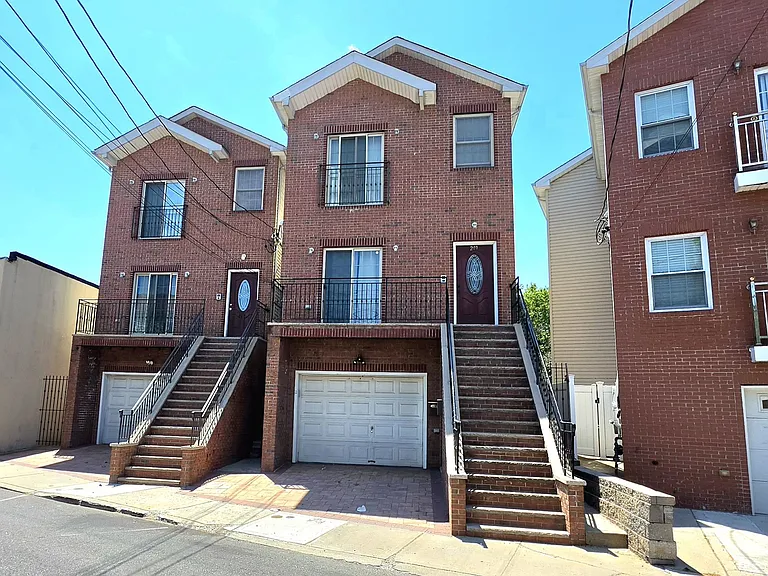 249 Winfield Ave #1 — Photo 1