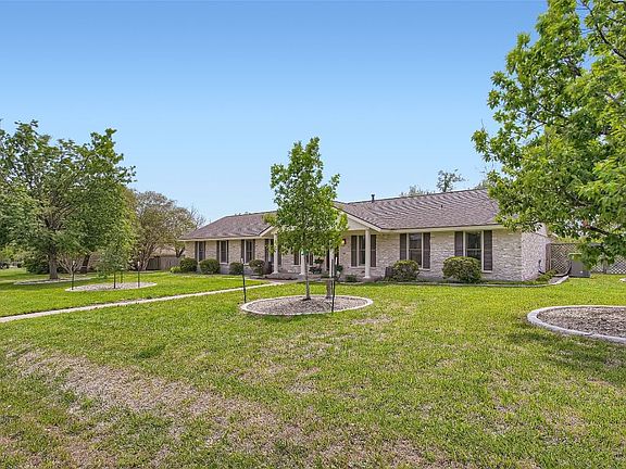 2nd image of 3801 Carmel Dr