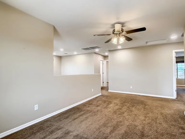 888 E Jacob St — Photo 30