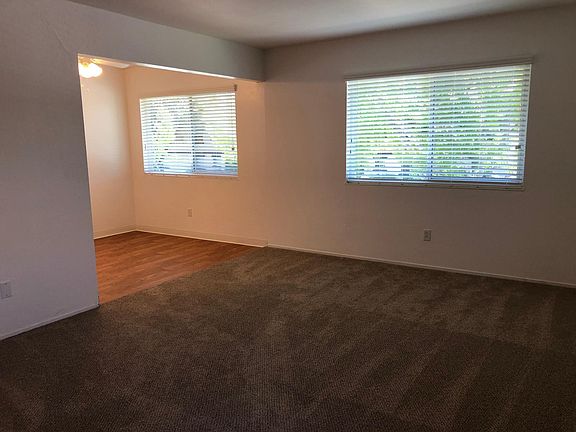 3rd image of 1632 Ontario Dr APT 3