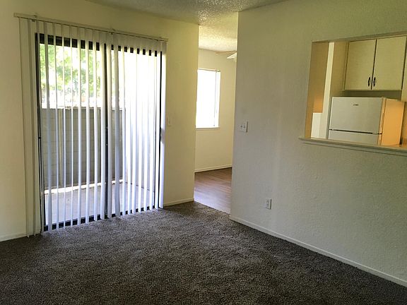 4th image of 1019 N Peach Ave #D146