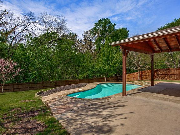 2nd image of 9308 Seven Oaks Ln