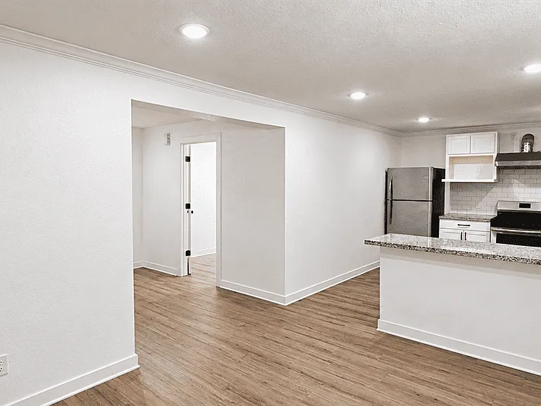 2102 Margaret St #B — Photo 15