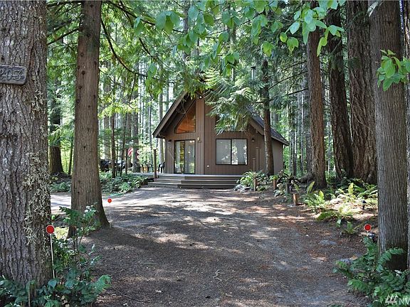 2nd image of 203 Mountain View Dr
