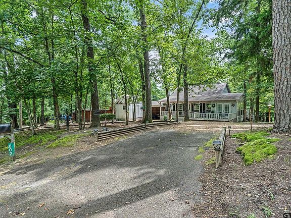2nd image of 802 Wildwood Trl