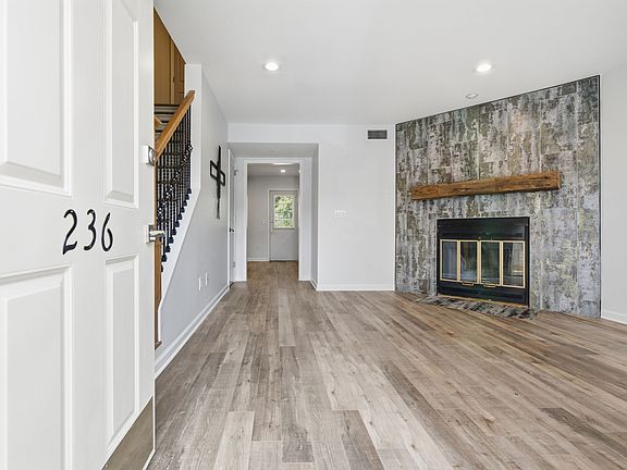 3rd image of 236 Thistle Ln