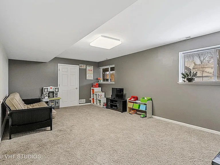 343 Stevens Ct — Photo 13
