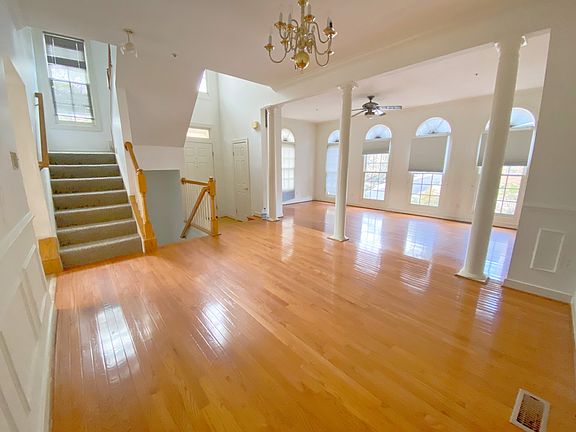 4th image of 8 Cherry Blossom Ct