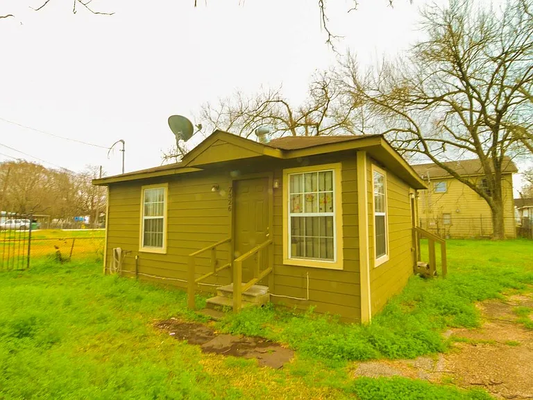 7326 Eagle Pass St — Photo 1