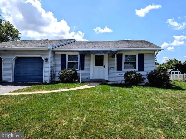 1860 Brentwood Dr, Middletown, PA 17057