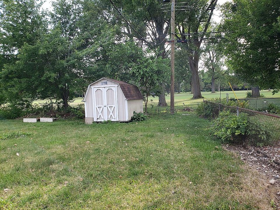2nd image of 2454 Greenlawn Dr