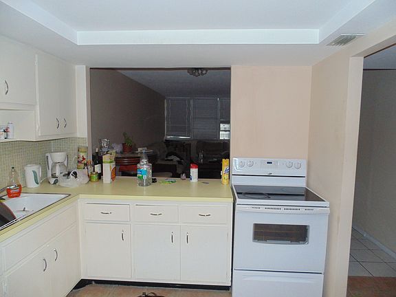 3rd image of 1301 NE Miami Gardens Dr Ph 6