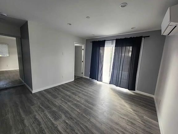 5th image of 9035 1/2 Lindley Ave