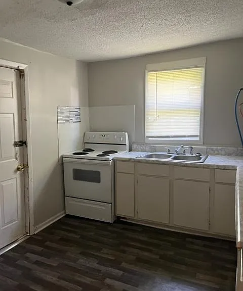3612 Case St — Photo 4