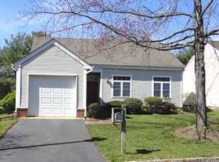 14 Rutland Ln, Monroe Township, NJ 08831