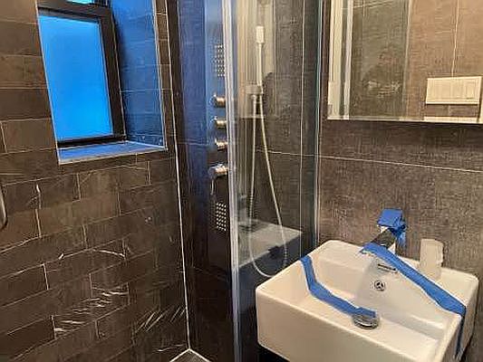 3rd image of 118 E 103rd St APT 23