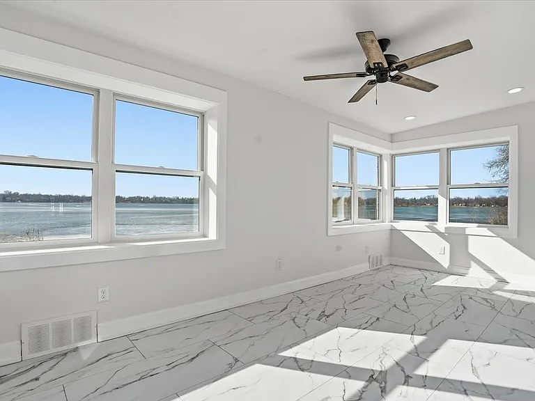 297 E Lakeview Ave #0 — Photo 28