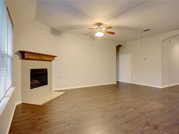 4th image of 1217 Mountain Air Trl