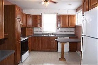 3rd image of 5308 Maplehill Dr
