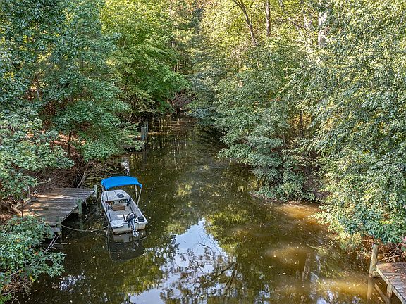 4th image of 157 Dogwood Dr