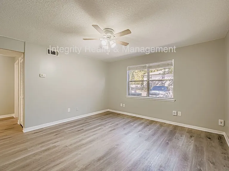 Parkridge Apartments — Photo 5