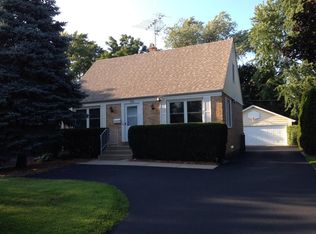 732 E Palatine Rd, Palatine, IL 60074