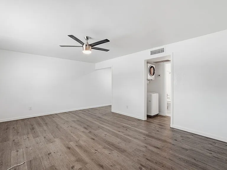 1329 N 48th St #5 — Photo 3