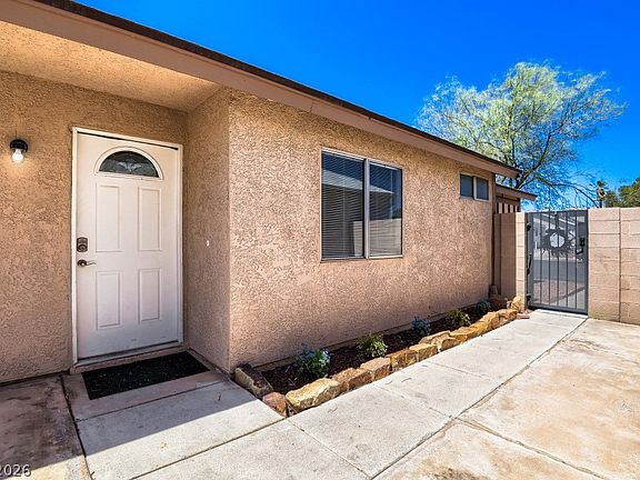 4th image of 4410 Hawthorne Way