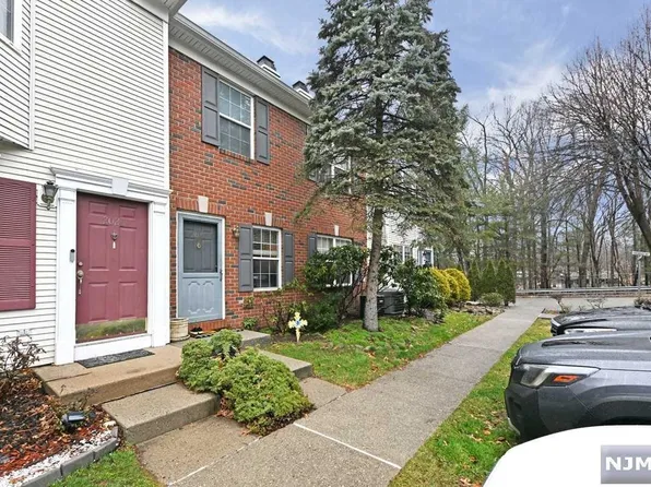 2025 Charles Ct, Mahwah, NJ 07430