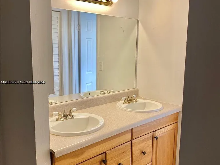 159 Lakeview Dr #204 — Photo 12