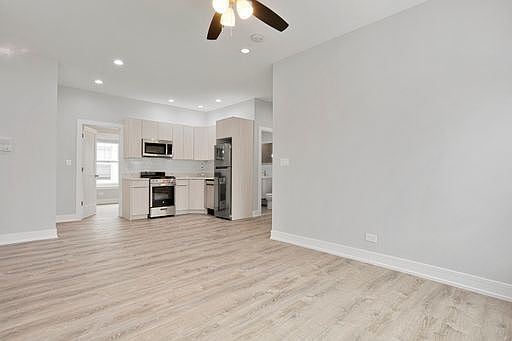 2nd image of 6043 N Winthrop Ave #3