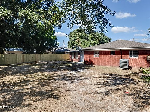 3rd image of 1601 Saint Martha Ave
