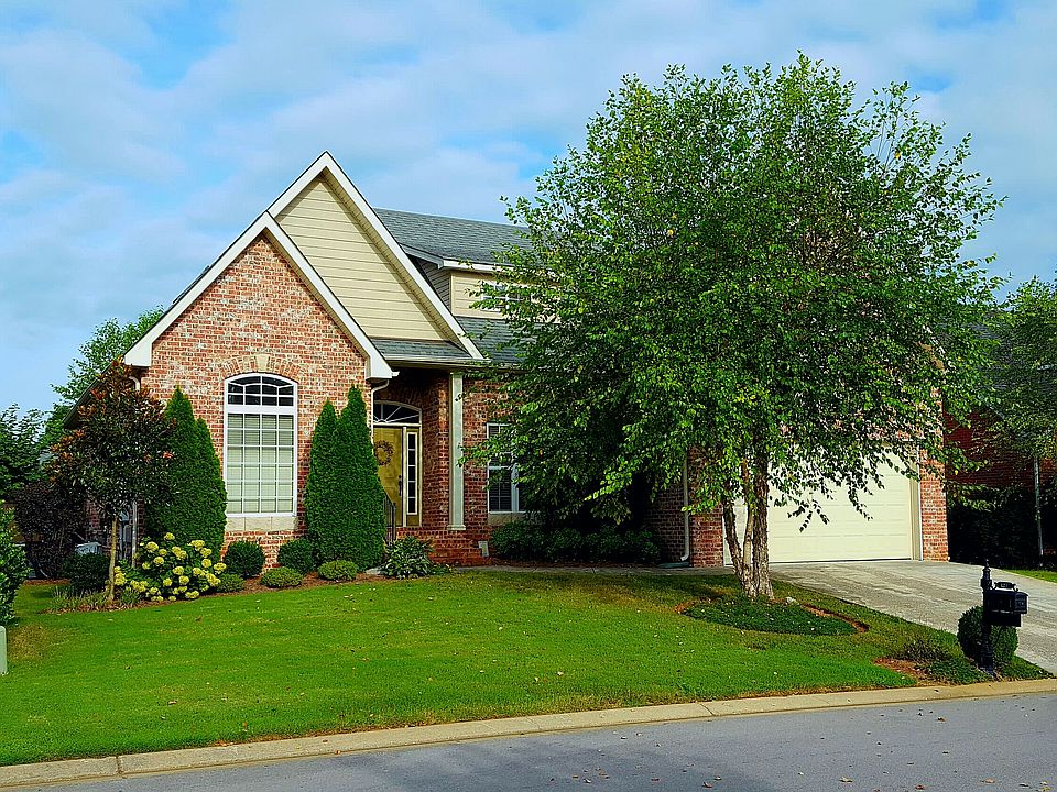 1st image of 427 Carmel Dr