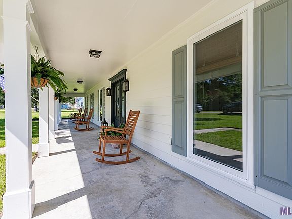 2nd image of 25717 Poirrier Ln