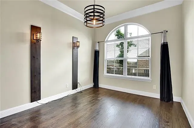 5209 Wakefield Dr — Photo 2