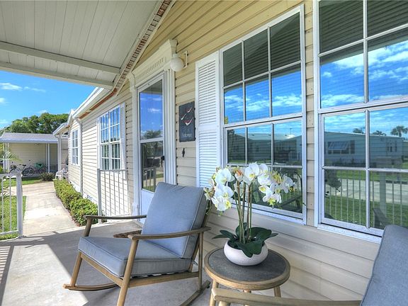 4th image of 7658 Niantic Ave #V4