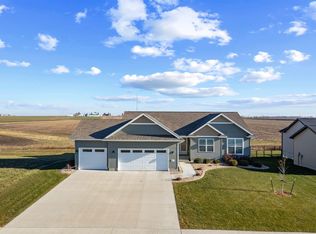 1322 Partridge Ln, Waterloo, IA 50701