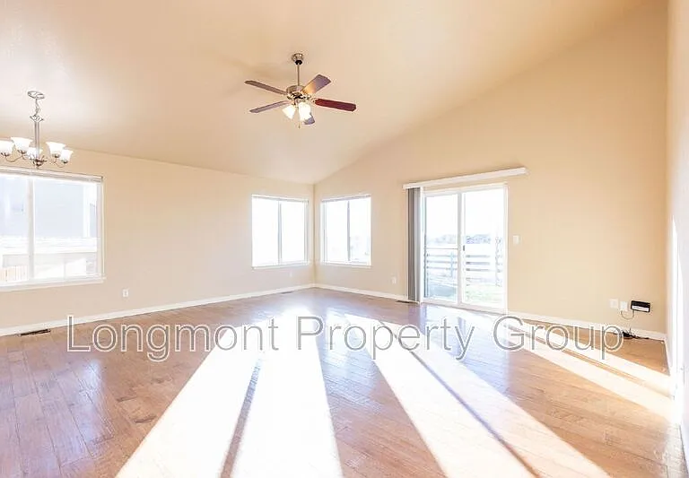 2650 Bridle Dr — Photo 8