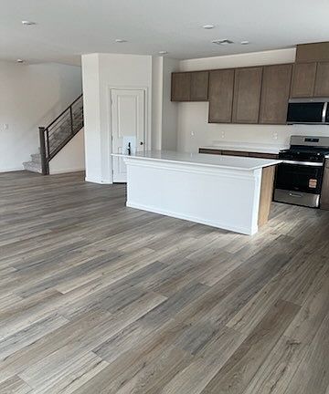 3rd image of 5945 Violet Crown St