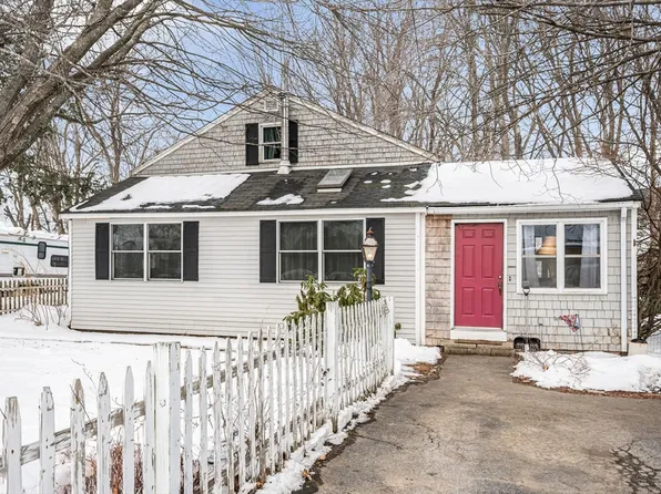 27 Boynton Ln, Seabrook, NH 03874